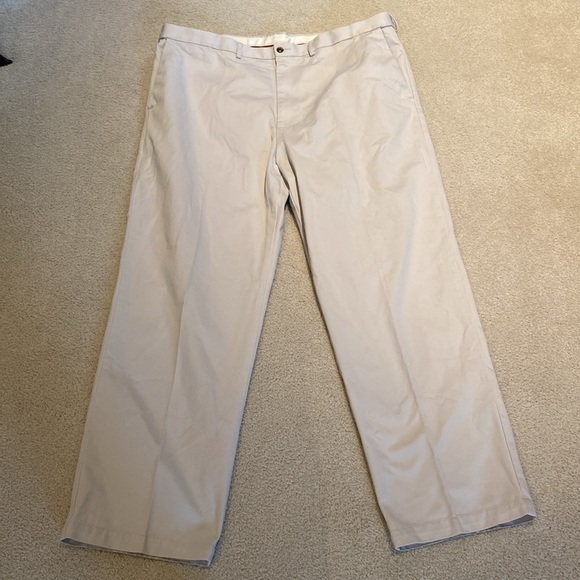 Two pairs of men’s khakis - Picture 6 of 7